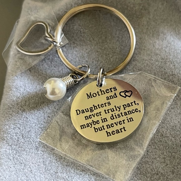 Mother Daughter Keychain - Picture 1 of 1